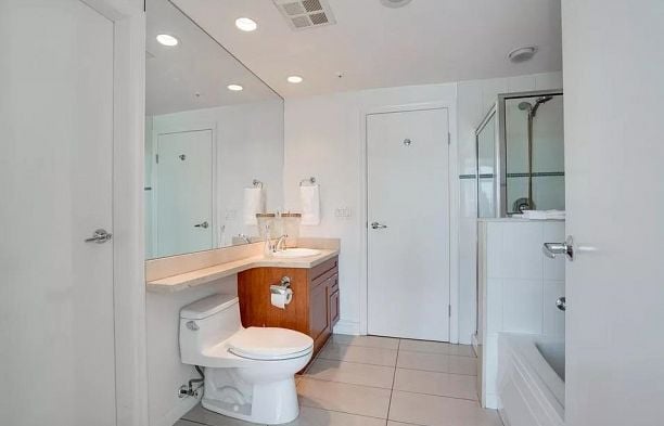 1003 1790 BAYSHORE DRIVE, Vancouver BC V6G 3G5 Coal Harbour