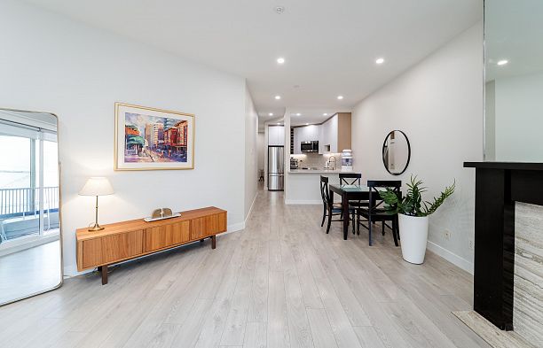 212 1924 Comox Street West End VW