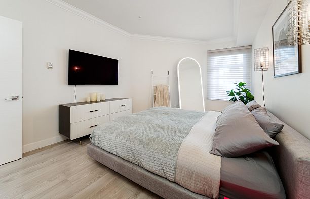 212 1924 Comox Street West End VW