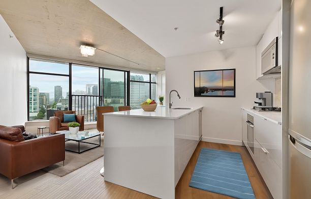 1808 128 W Cordova Street Downtown VW