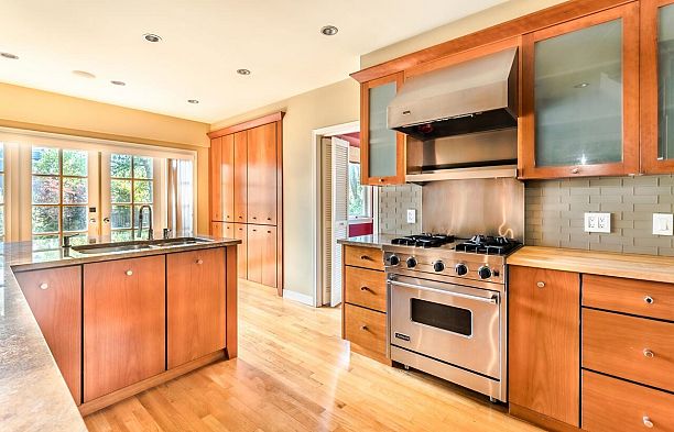 5810 Cartier Street South Granville