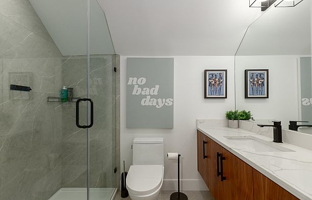 959 E 13th Avenue Mount Pleasant VE