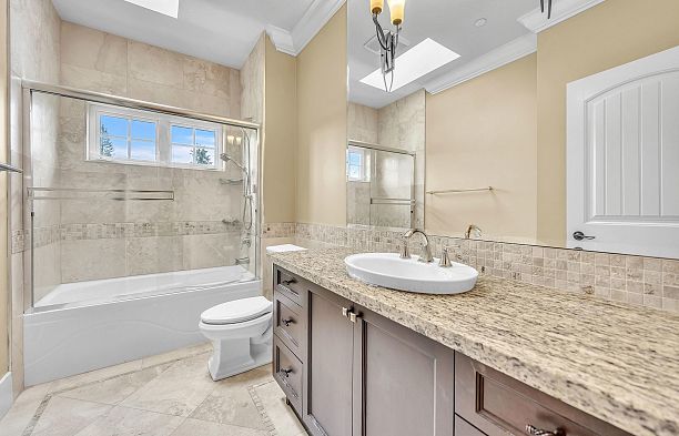 3593 Mackenzie Street Arbutus