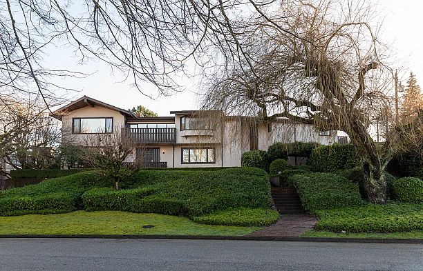 2296 W 32nd Avenue Quilchena