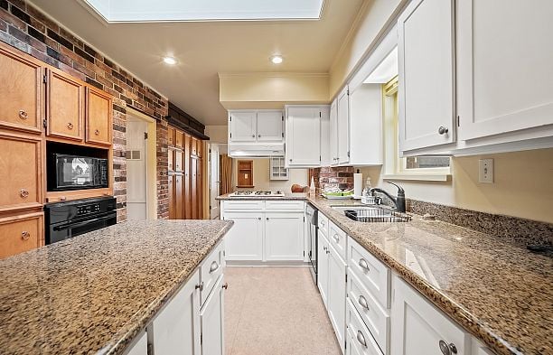 3537 W 31st Avenue Dunbar