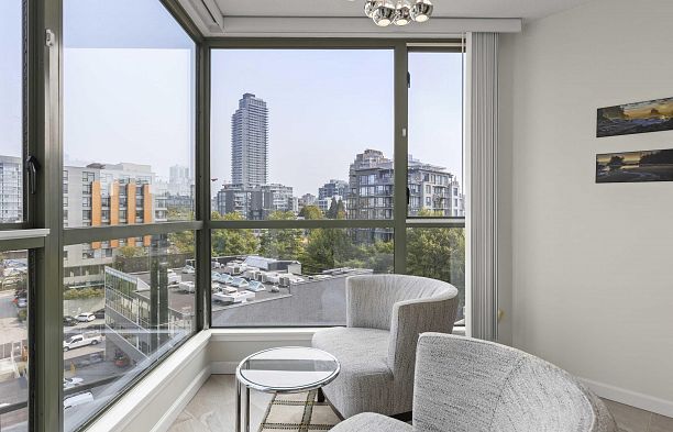 904 2288 Pine Street Fairview VW