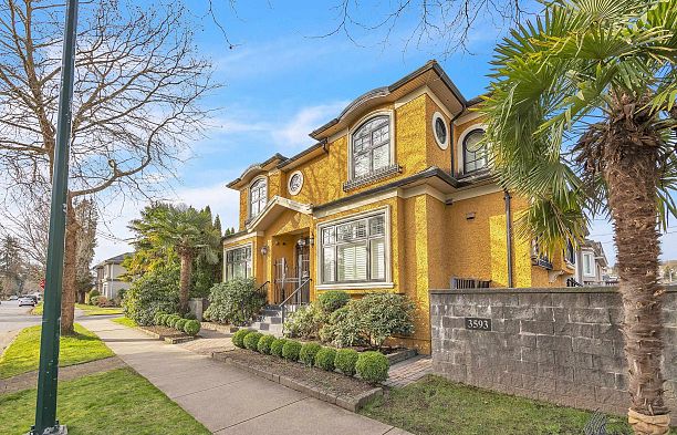 3593 Mackenzie Street Arbutus