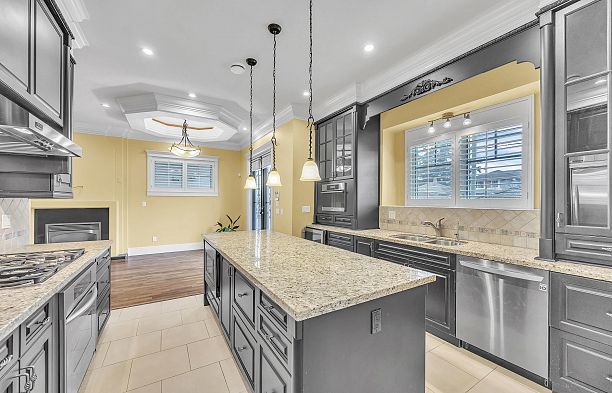 3593 Mackenzie Street Arbutus