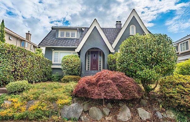 5810 Cartier Street South Granville