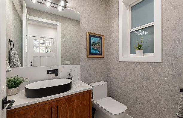 959 E 13th Avenue Mount Pleasant VE