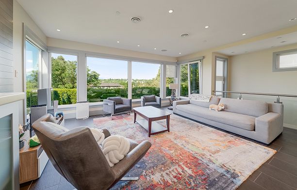 4371 Puget Drive Arbutus