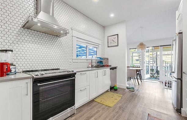 153 W 19th Avenue Cambie