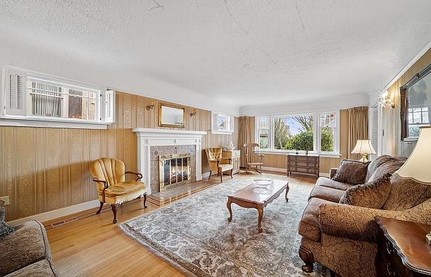 3537 W 31st Avenue Dunbar