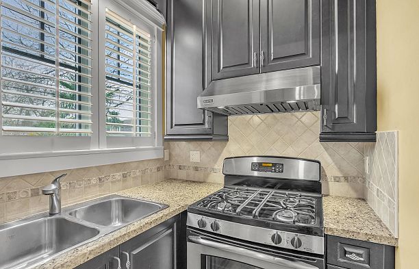 3593 Mackenzie Street Arbutus