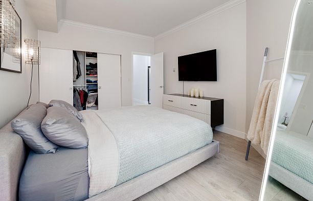 212 1924 Comox Street West End VW