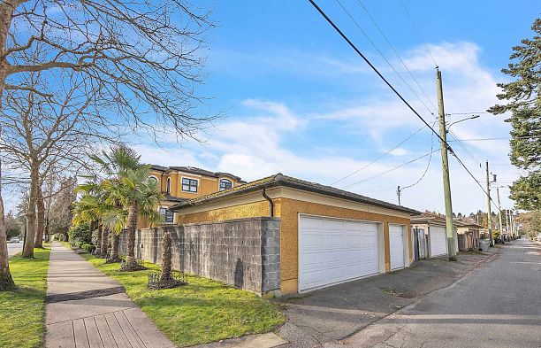 3593 Mackenzie Street Arbutus
