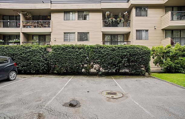 303 1717 W 13th Avenue Fairview VW