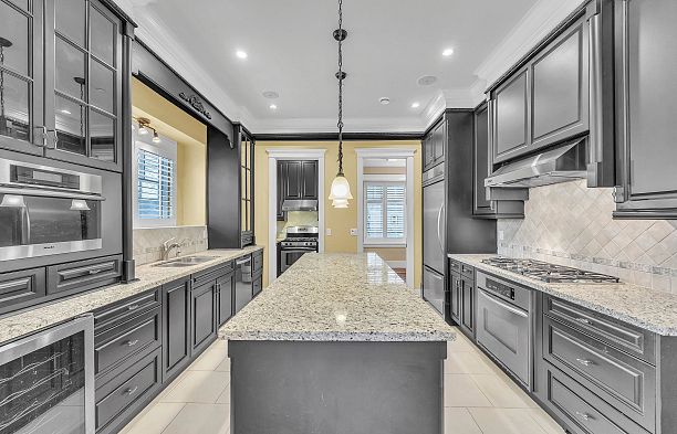 3593 Mackenzie Street Arbutus