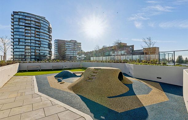 606 8415 Granville Street S.W. Marine