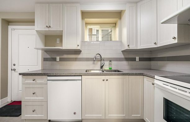 5828 Quebec Street Main