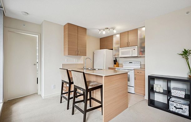 502 977 Mainland Street Yaletown