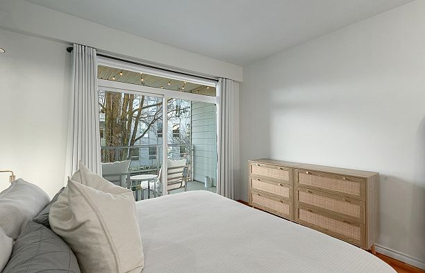 PH2 2577 Willow Street Fairview VW