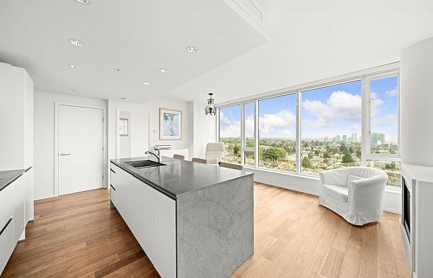 1808 8555 Granville Street S.W. Marine