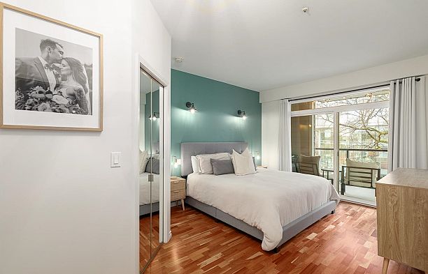 PH2 2577 Willow Street Fairview VW