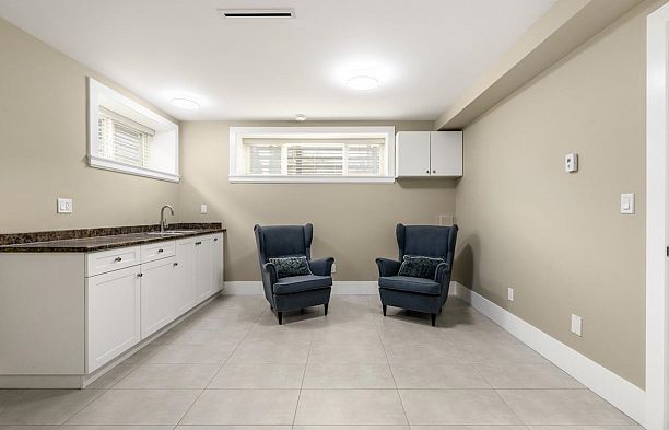 5828 Quebec Street Main