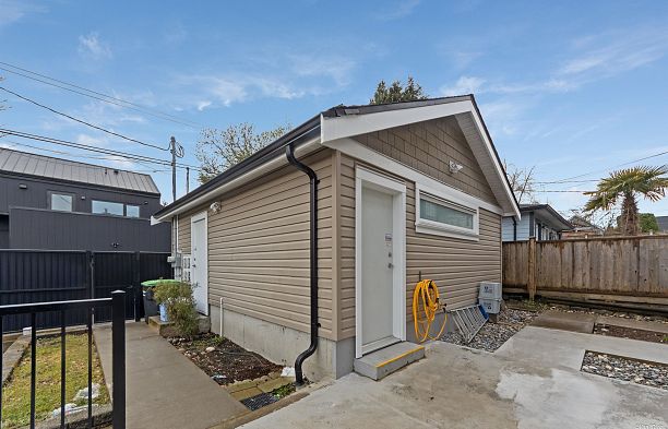 3249 Sophia Street Main