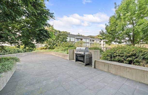 1808 8555 Granville Street S.W. Marine