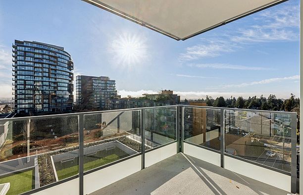 606 8415 Granville Street S.W. Marine