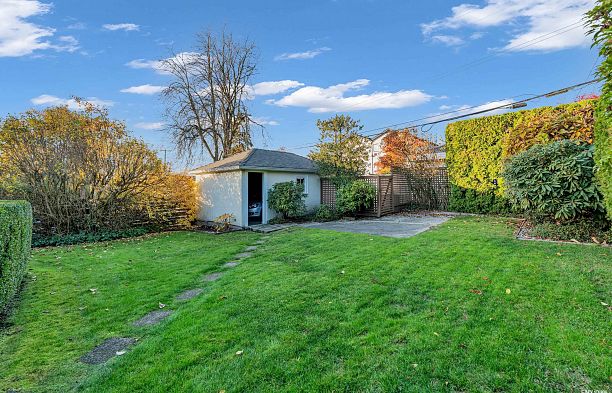 2225 W 22nd Avenue Arbutus