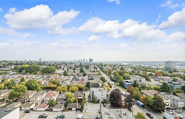 1808 8555 Granville Street S.W. Marine