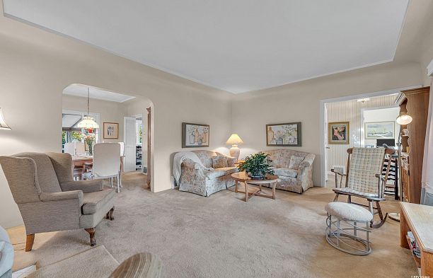 2225 W 22nd Avenue Arbutus