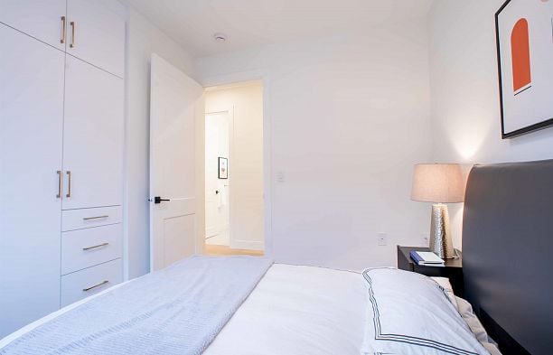 1 2785 W 21 Avenue Arbutus