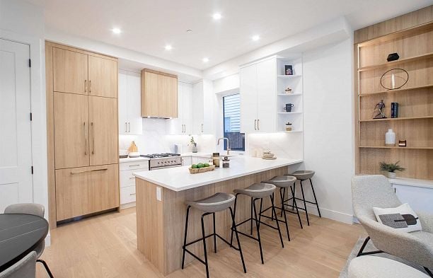 1 2785 W 21 Avenue Arbutus