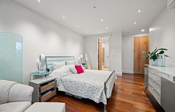 202 1750 W 2nd Avenue False Creek