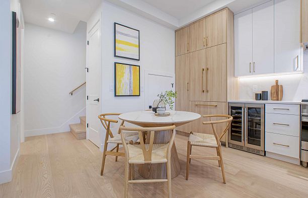 2 2785 W 21 Avenue Arbutus