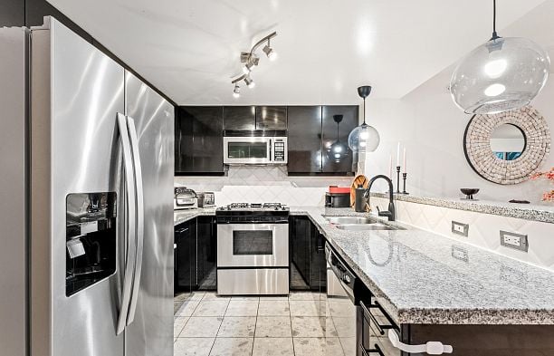 306 1328 W Pender Street Coal Harbour