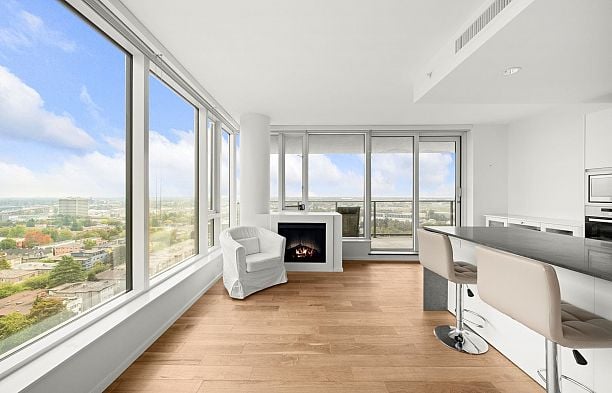 1808 8555 Granville Street S.W. Marine