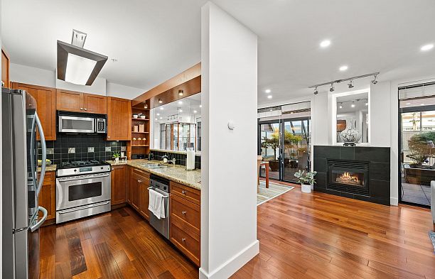 202 1750 W 2nd Avenue False Creek