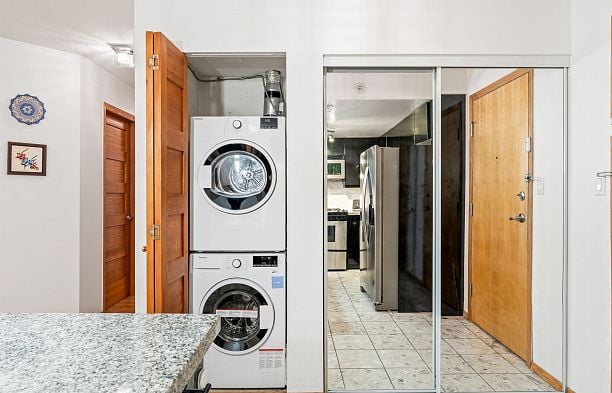 306 1328 W Pender Street Coal Harbour