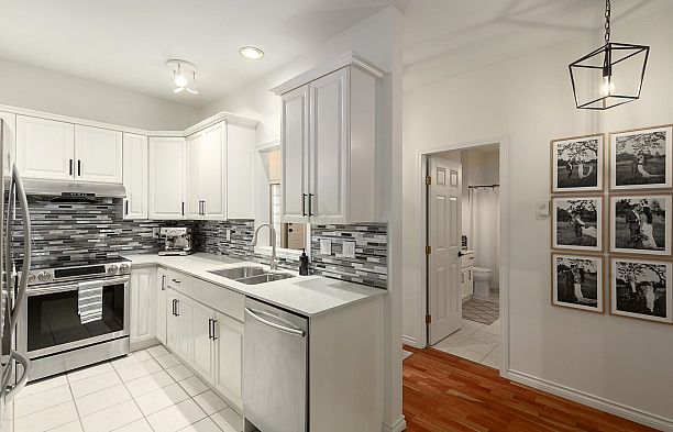 PH2 2577 Willow Street Fairview VW