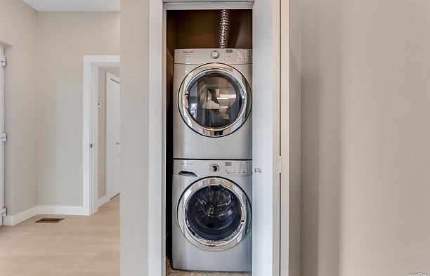 3249 Sophia Street Main