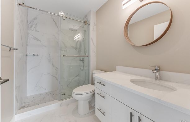 3249 Sophia Street Main