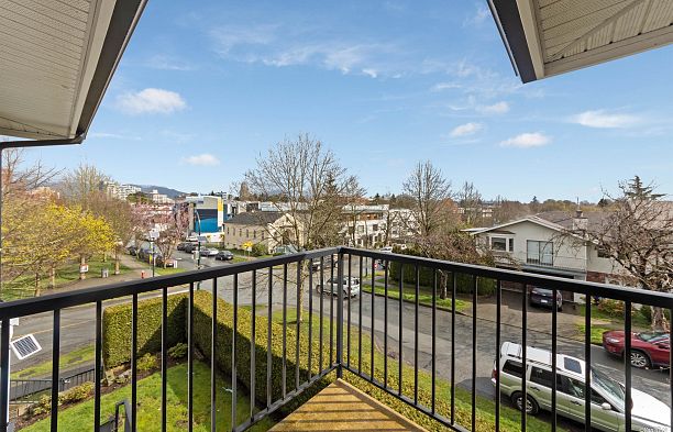 3249 Sophia Street Main