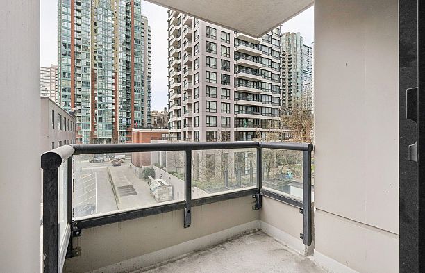 502 977 Mainland Street Yaletown