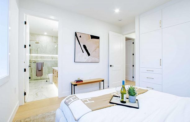 2 2785 W 21 Avenue Arbutus