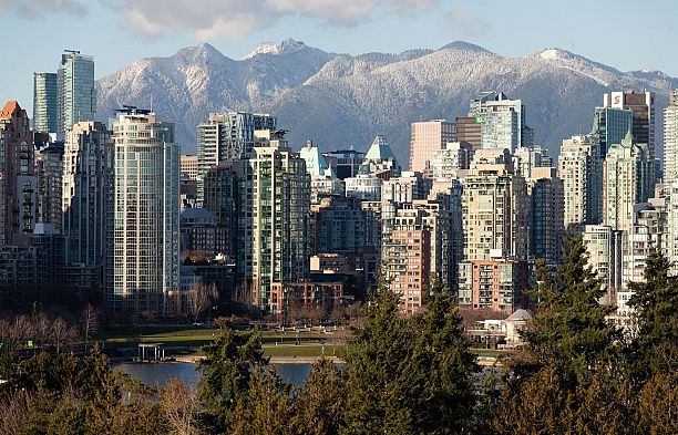 967 W 8th Avenue Fairview VW